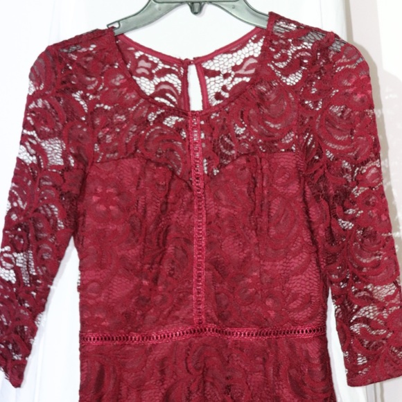 Elbow Length Lace Skater Dress - Picture 2 of 3